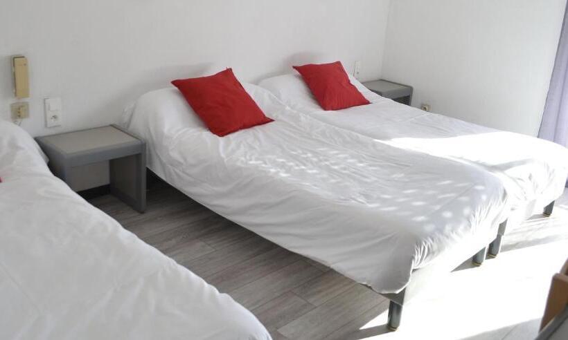 اتاق راحتی سه تخته, Hôtel Les Mimosas