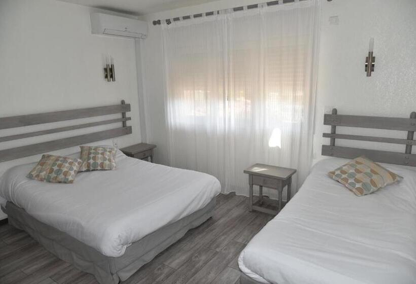 スタンダードトリプルルーム, Hôtel Les Mimosas