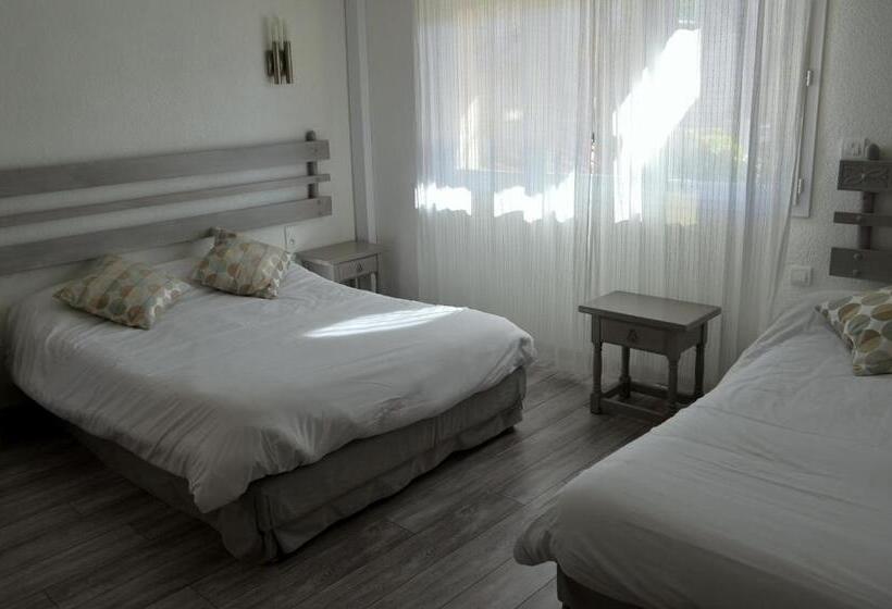 Номер Стандарт Трехместный, Hôtel Les Mimosas