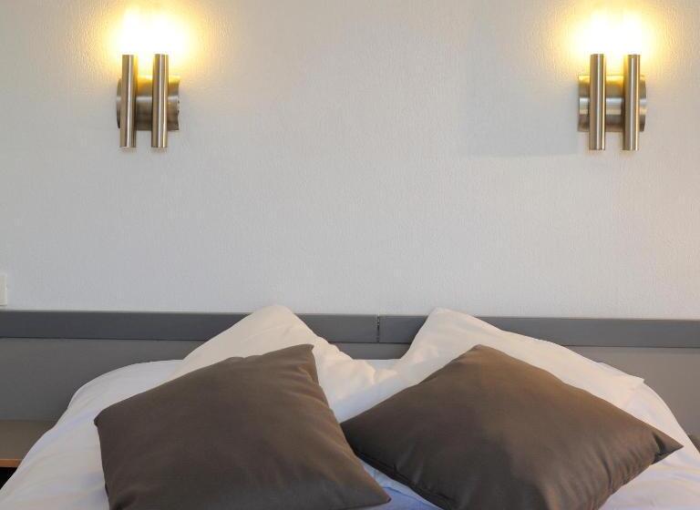 Comfort room with terrace, Hôtel Les Mimosas