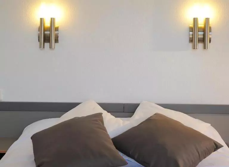 Comfort room with terrace, Hôtel Les Mimosas