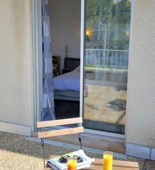 Comfort room with terrace, Hôtel Les Mimosas