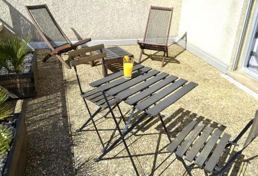 Comfort room with terrace, Hôtel Les Mimosas
