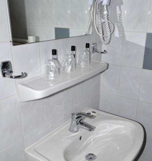 Comfort room with terrace, Hôtel Les Mimosas