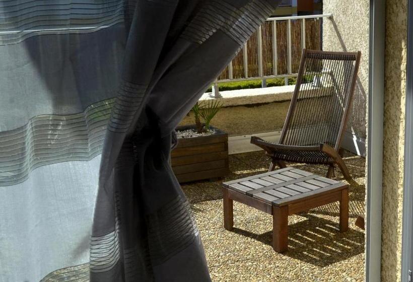 Comfort room with terrace, Hôtel Les Mimosas