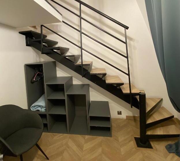 اتاق لوکس, Hôtel Média