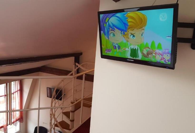 اتاق استاندارد چهار تخته, Hôtel Média