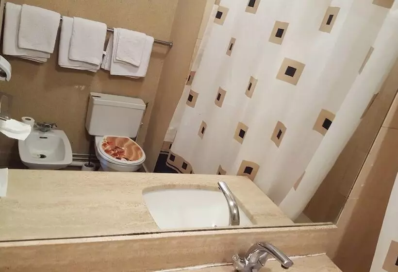 スタンダードルーム, Hôtel Média
