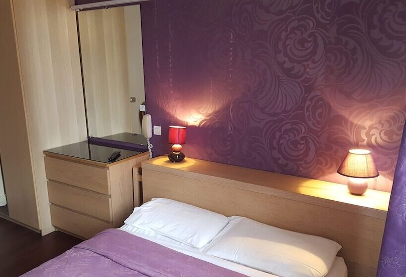 اتاق استاندارد, Hôtel Média