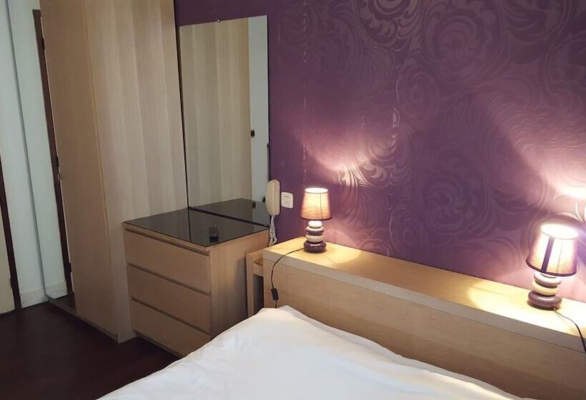 اتاق استاندارد, Hôtel Média