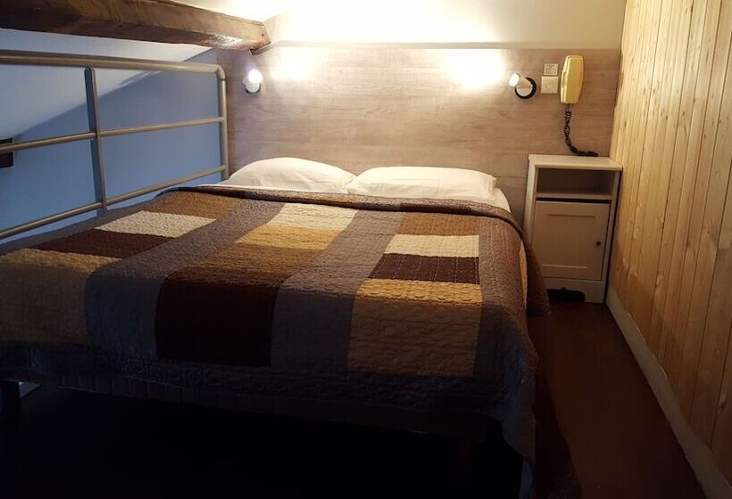 اتاق استاندارد چهار تخته, Hôtel Média