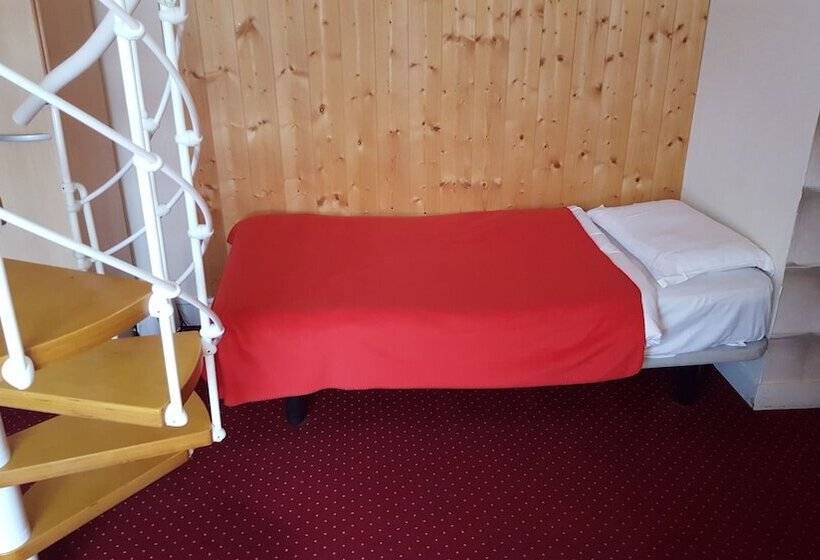 اتاق استاندارد چهار تخته, Hôtel Média