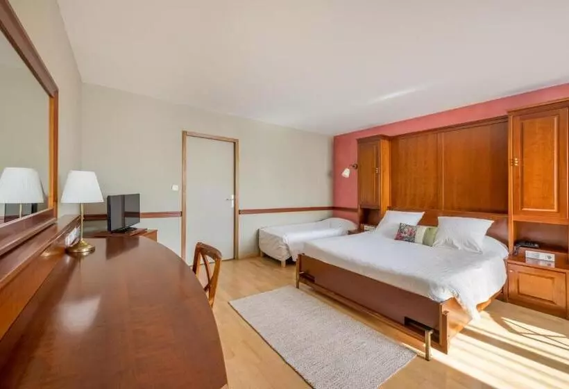 اتاق استاندارد سه نفره, Hôtel Newport