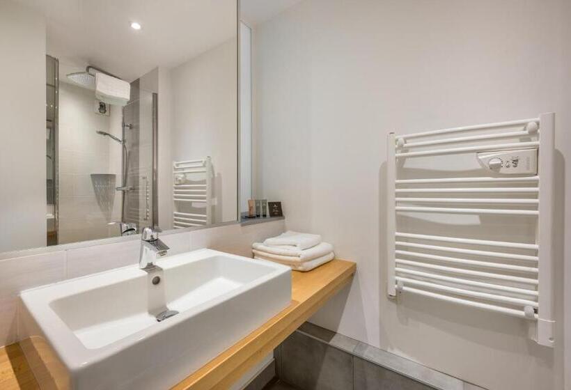 Номер Стандарт, Hôtel Newport