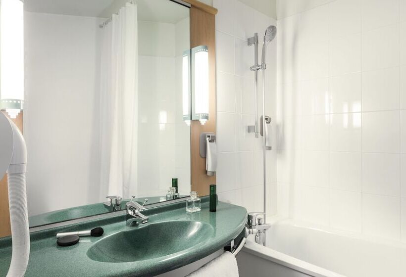 ダブルベッドスタンダードルーム, Ibis Lyon Est Bron