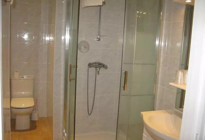 Standard Neljän Hengen Huone, Le Catalan Hôtel Et Appartements