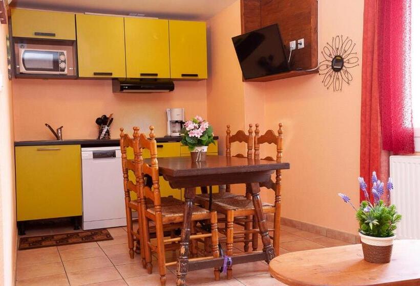 스탠다드 스튜디오, Le Catalan   Hôtel Et Appartements