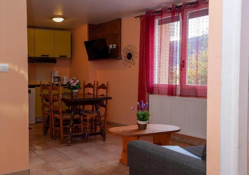 스탠다드 스튜디오, Le Catalan   Hôtel Et Appartements