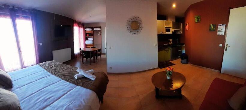 스탠다드 스튜디오, Le Catalan   Hôtel Et Appartements