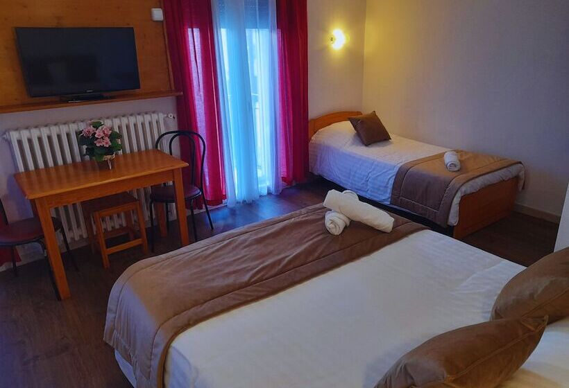 Номер Стандарт Трехместный, Le Catalan   Hôtel Et Appartements