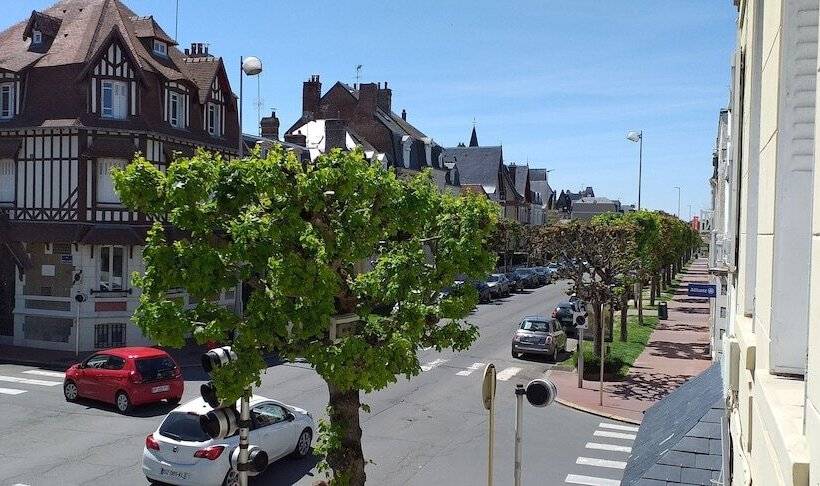 Номер Стандарт, Le Chantilly