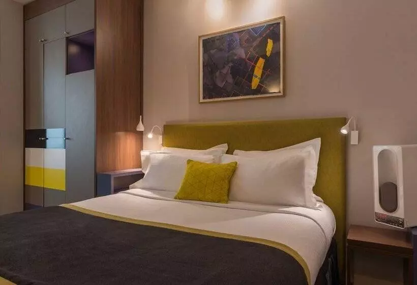Chambre Standard Communicante, Le Mareuil