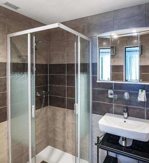 スタンダードトリプルルーム, Le Preconil