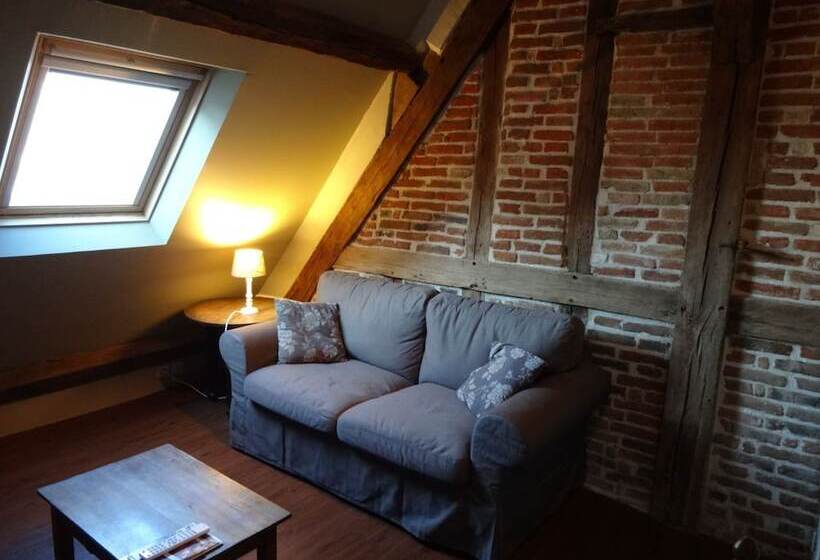 Четырехместный Номер Стандарт, Les Chevaliers