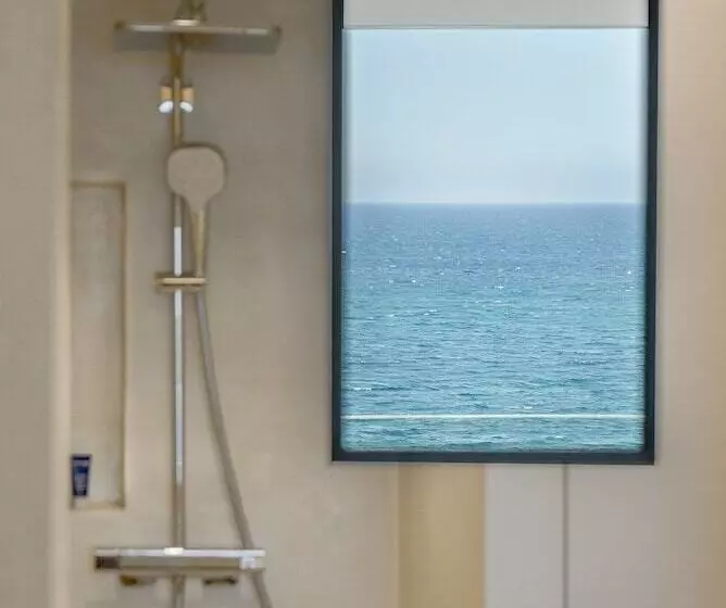 バルコニーつきオーシャンビュースーペリアルーム, Les Elmes   Hôtel, Spa & Plage Privée