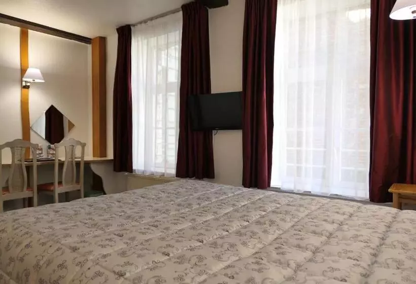 Habitació Estàndard, Les Trois Luppars