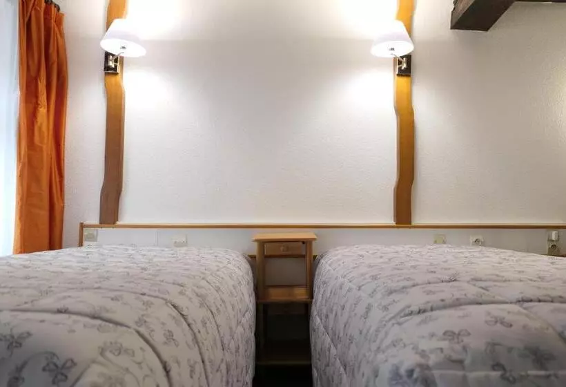 Habitació Estàndard, Les Trois Luppars