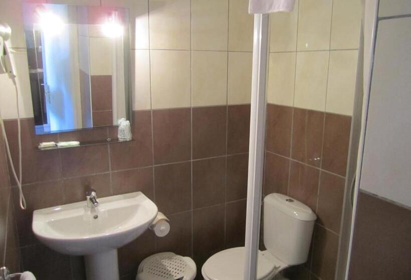 マウンテンビュースタンダードルーム, Madame Mere