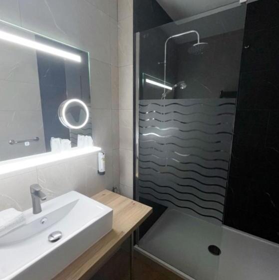 غرفة كومفورت, Logis Hotel Majestic Chatelaillon Plage   La Rochelle