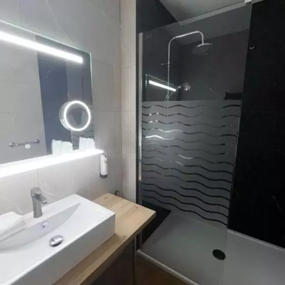 コンフォートルーム, Logis Hotel Majestic Chatelaillon Plage   La Rochelle