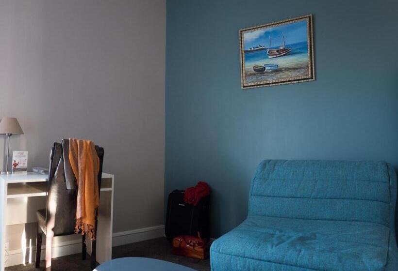 جناح جونيور, Logis Hotel Majestic Chatelaillon Plage   La Rochelle