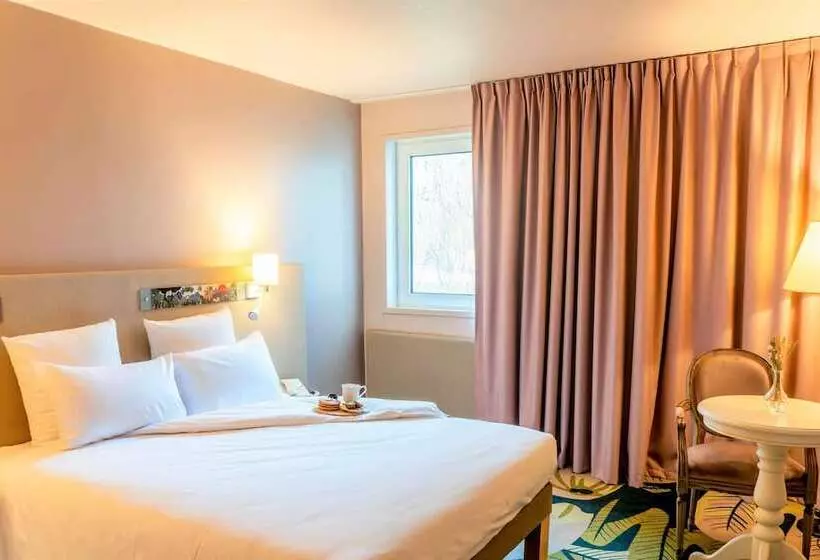 ダブルベッドのクラシックルーム, Demeures De Campagne Parc Du Coudray – Mercure