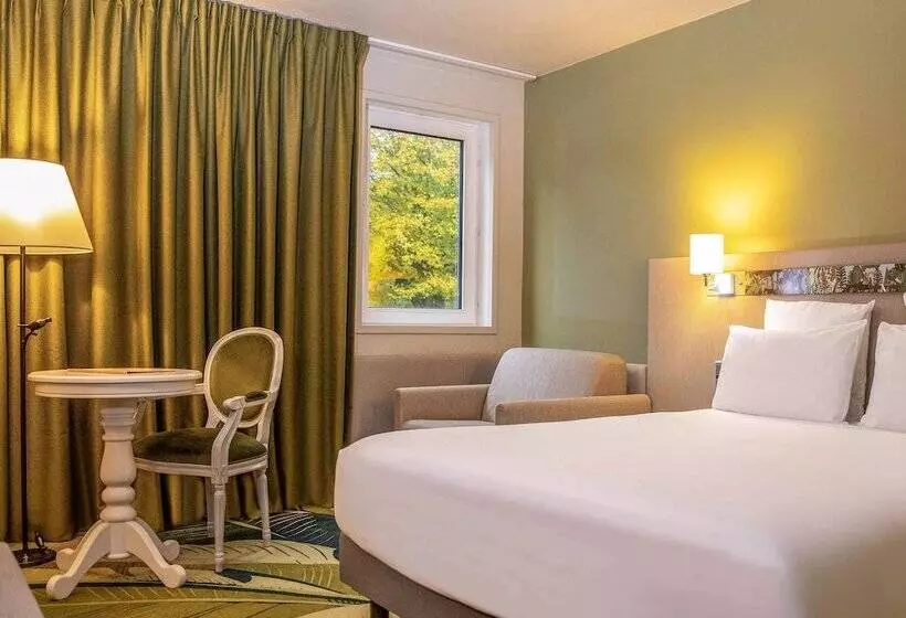 ダブルベッドのクラシックルーム, Demeures De Campagne Parc Du Coudray – Mercure