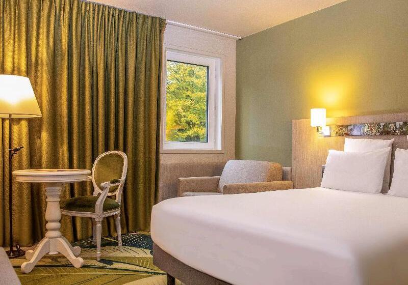 Номер Классика Двуспальная Кровать, Demeures De Campagne Parc Du Coudray – Mercure