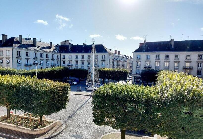 غرفة قياسية سرير كينج, Mondial