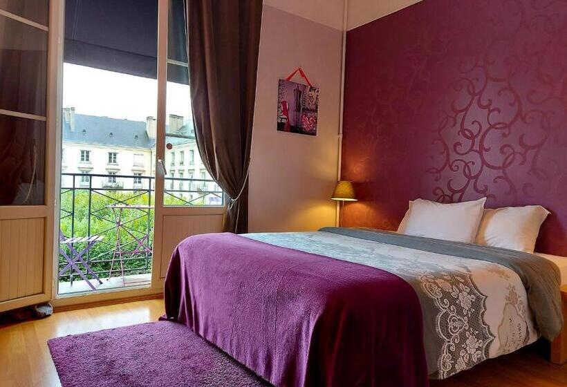 Quarto Estandar Cama King, Mondial