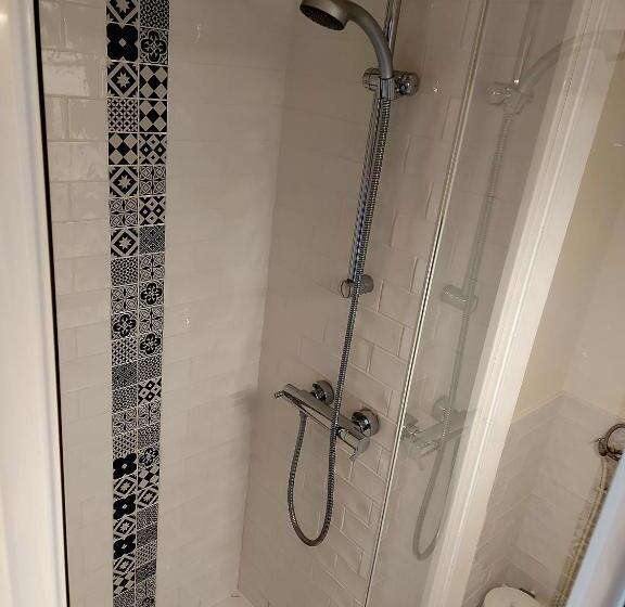 غرفة أساسية, Mondial