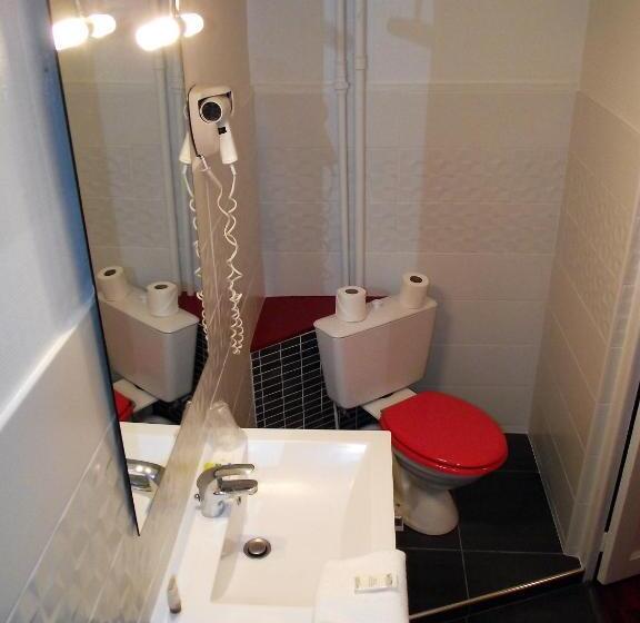 غرفة عائلية, Mondial