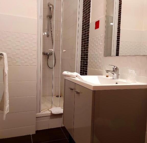 غرفة عائلية, Mondial