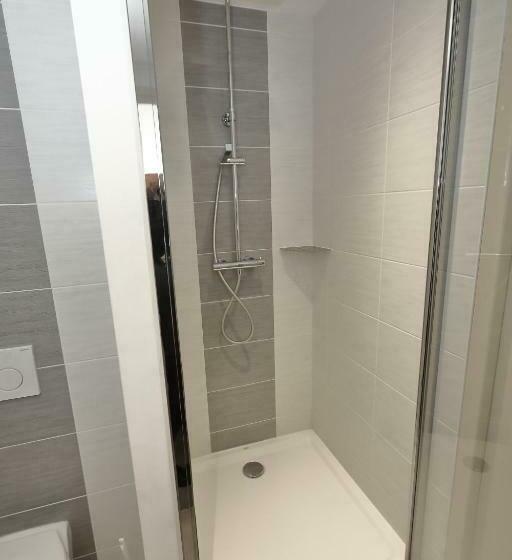 غرفة قياسية, Hôtel Newport