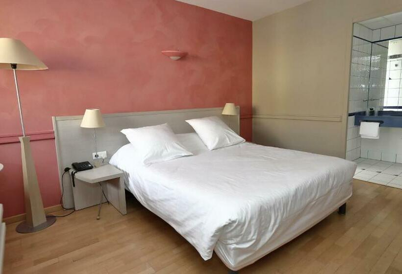 غرفة قياسية, Hôtel Newport