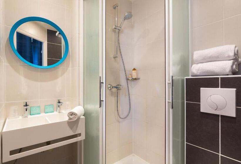 ルームシェアのワンベッド, Hostel Ozz Nice