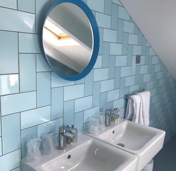 スタンダード4人部屋, Hostel Ozz Nice