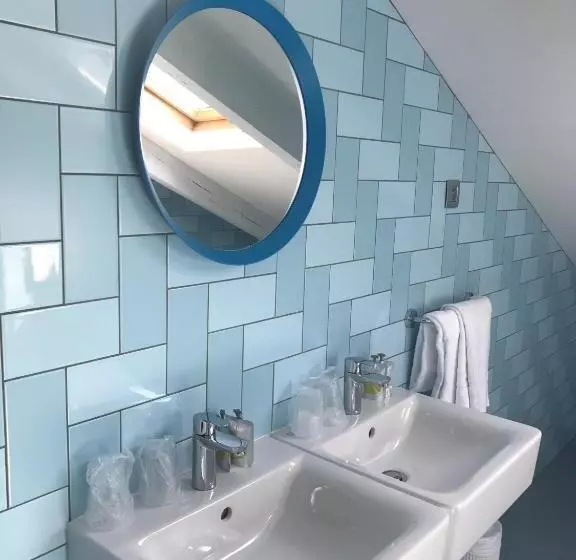 اتاق استاندارد چهار تخته, Hostel Ozz Nice