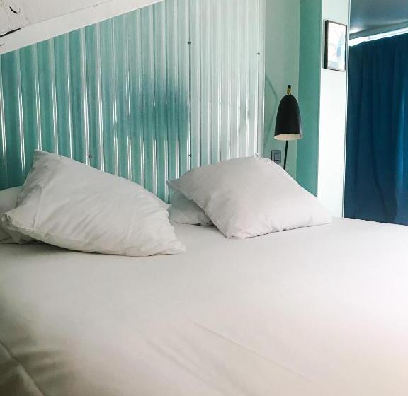 スタンダード4人部屋, Hostel Ozz Nice