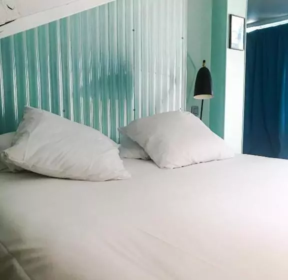 اتاق استاندارد چهار تخته, Hostel Ozz Nice